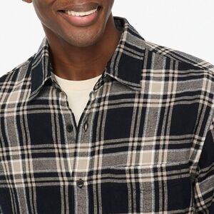 J. Crew Men's Classic Fit Black And Gray Plaid Button Down Flannel Shirt  M NEW